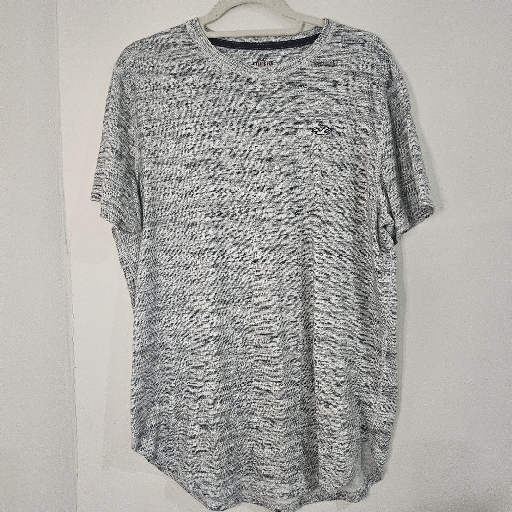 Hollister Men's Heathered Light Gray Crew Neck Tee